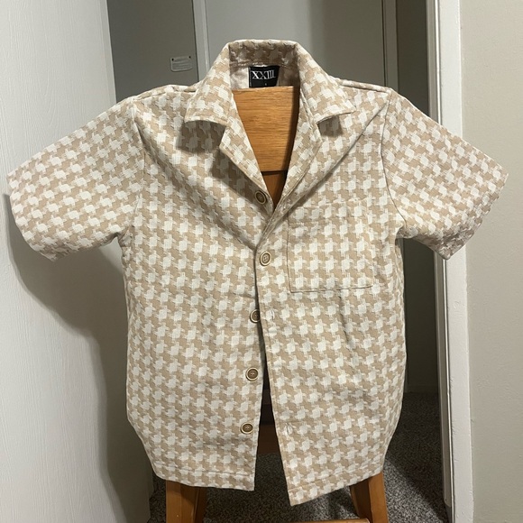 Jacquard Weave Button up shirt - Picture 2 of 7